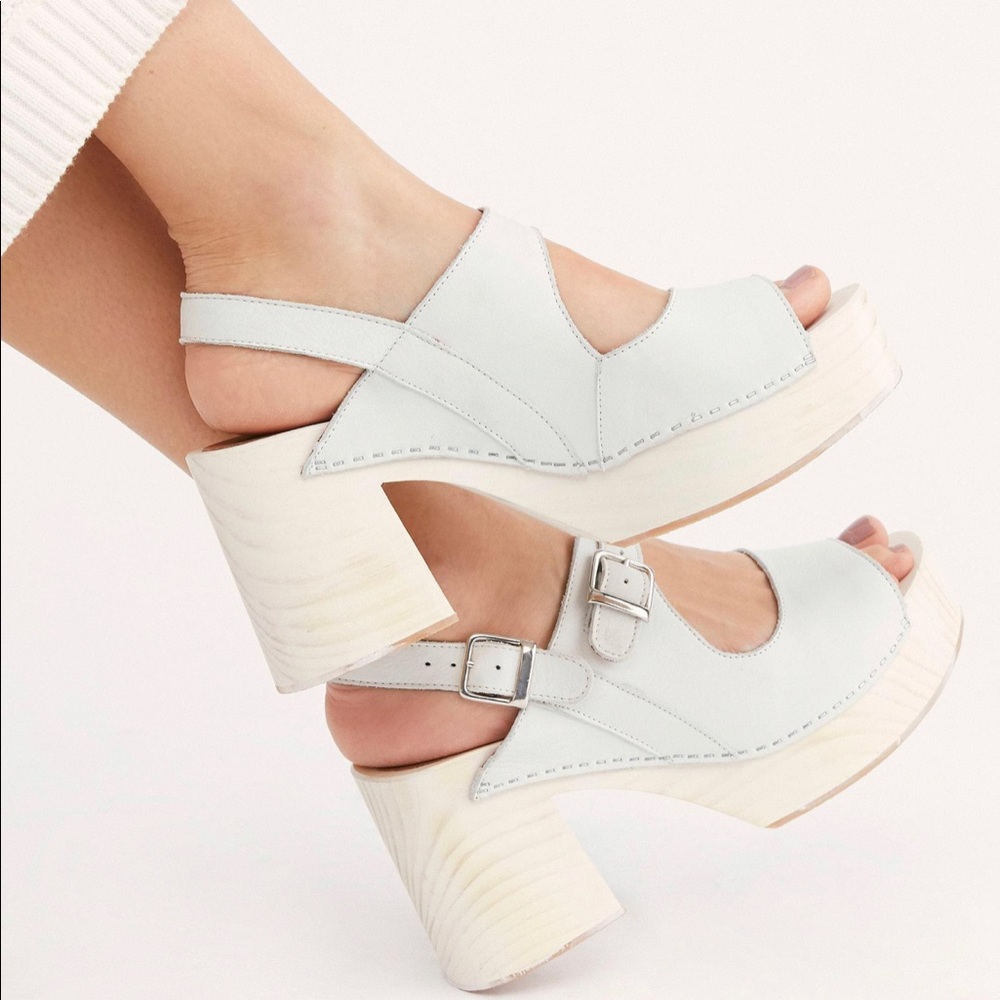 Free People Belem Clog size 39/ 9- excellent condition. Questions- please ask!